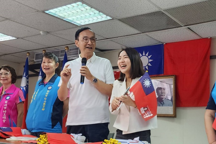 綠營轟侯請假跑行程 朱立倫:那賴就可以用公帑每天跑選舉? 308 綠營轟侯請假跑行程 朱立倫:那賴就可以用公帑每天跑選舉? 307