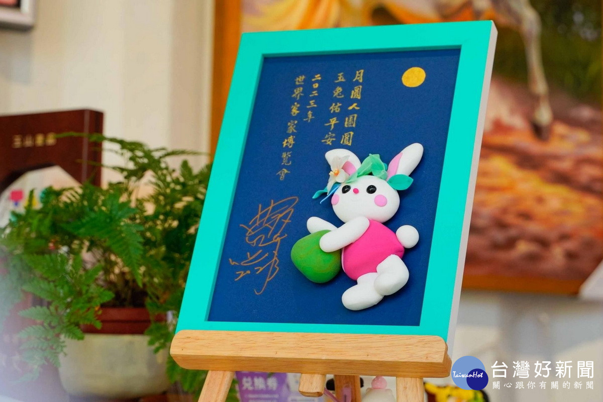 「串客派對」文創駐村品牌-安手作,提供適合親子同樂的黏土手作DIY體驗課程。