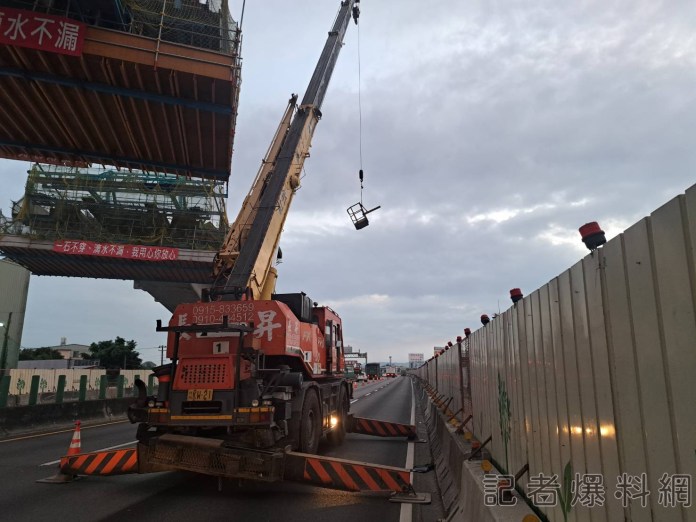 國道1號施工吊車故障 台中段塞車逾10公里 69 75355 | 社會 社會 記者爆料網