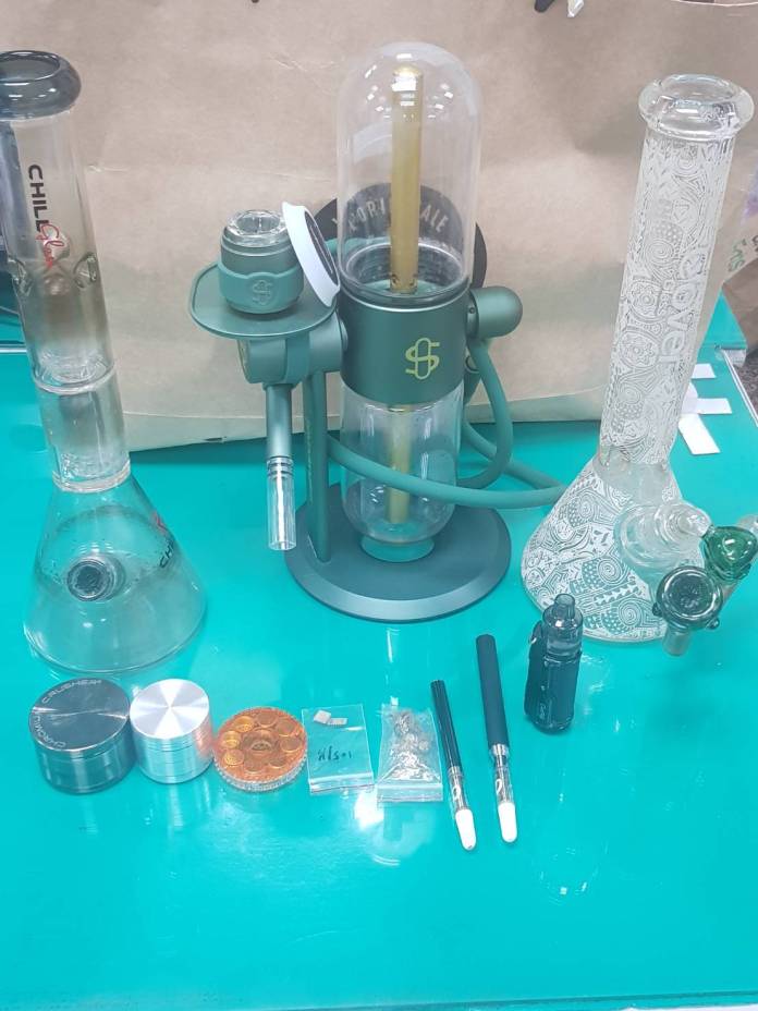 《野人七號部落》網紅攝影師染毒 虛擬幣買大麻遭警逮 58 694841 | 社會 社會 記者爆料網