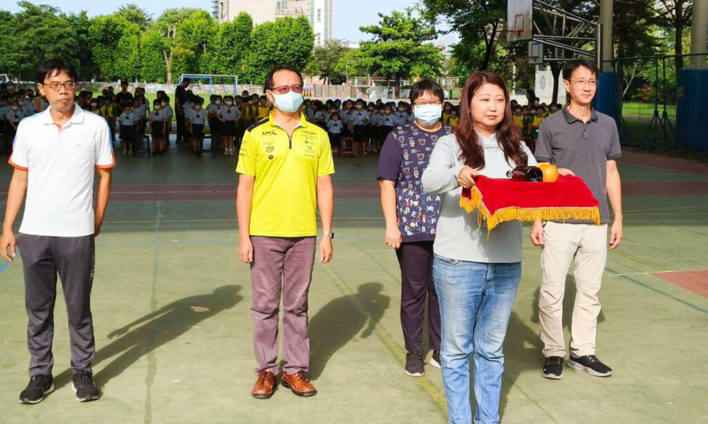 志航國小以傳統古禮與現代熱情的敬師儀式感謝教師辛勞