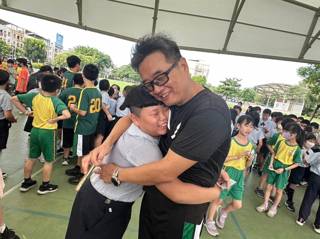 志航國小歡慶教師節 大聲向老師表達愛與感謝