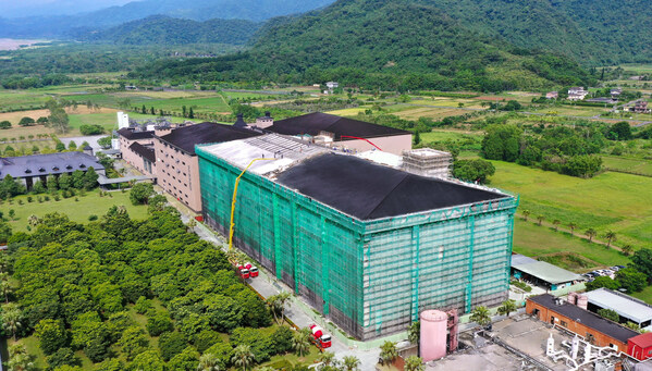 噶瑪蘭新建的熟成倉庫超越了熟成一廠和二廠的總容量,
將成為推動威士忌風味實驗和國際市場拓展的強大後盾。 噶瑪蘭新建的熟成倉庫超越了熟成一廠和二廠的總容量,
將成為推動威士忌風味實驗和國際市場拓展的強大後盾。