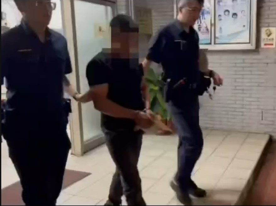 路況不熟多次急煞 後車警上前攔查逮38歲失聯移工 224 CNEWS204230926a04