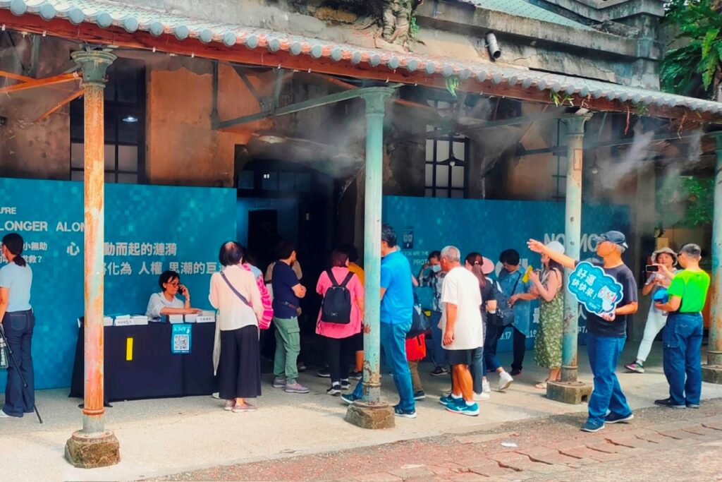 ▲假日的午後,「No More Silence最難解的人權謎團」湧入大批民眾關心這切身問題。(記者晨曦翻攝)