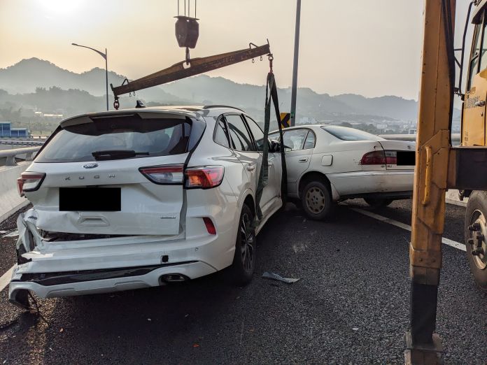 國4傳逆向行車碰撞事故 匝道一度無法通行 61 1 53 | 社會 社會 記者爆料網
