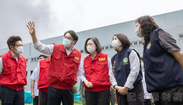 林右昌赴立院專案報告 明揚殉職消防員每人2800萬撫卹金 58 1 54 | 政治 政治 記者爆料網