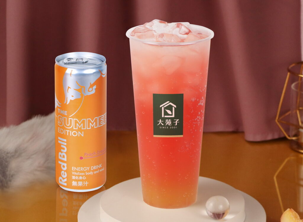 大苑子聯名Red Bull紅牛，再推新飲品Red Bull能量小搖百