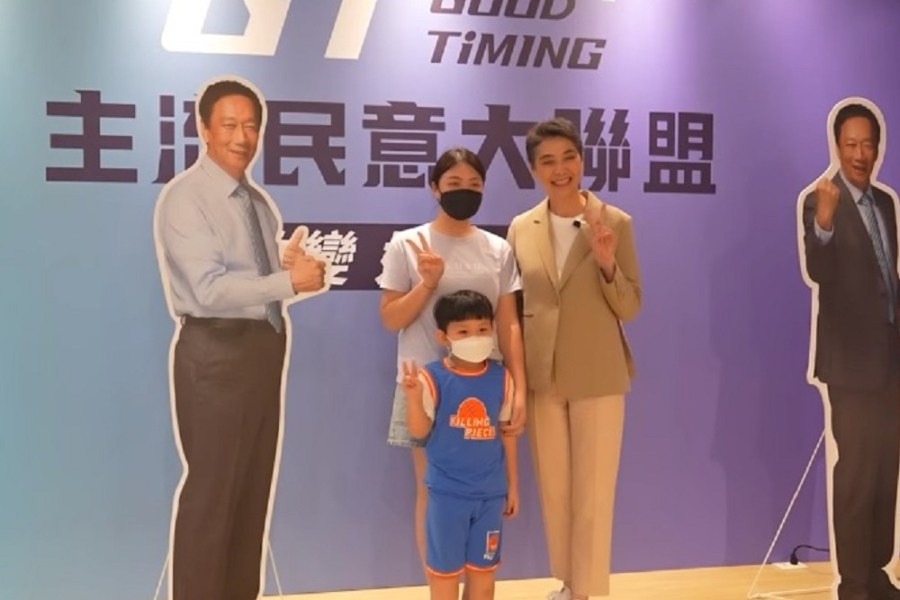 【有影】連署站熱情與民眾合照 賴佩霞:謝謝傾聽我們的聲音並給予機會 190 【有影】連署站熱情與民眾合照 賴佩霞:謝謝傾聽我們的聲音並給予機會 189