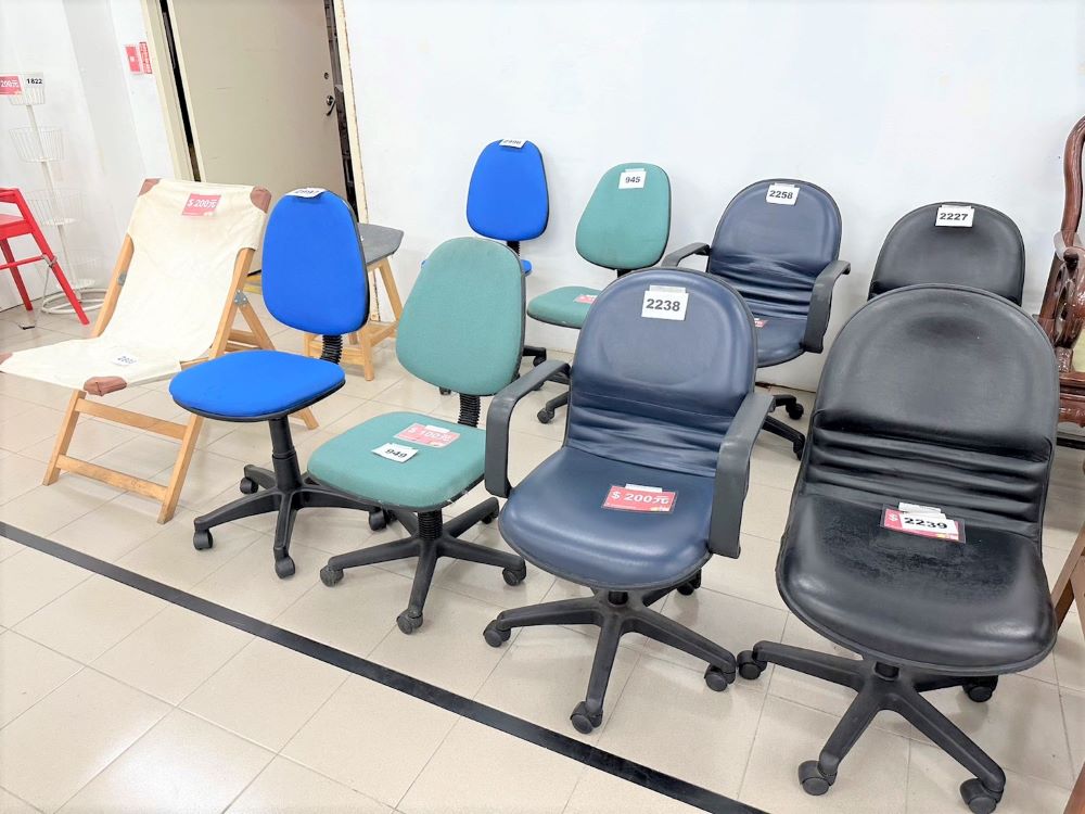 《圖說》新北再生家具展售中心二手家具實用又實惠。〈環保局提供〉