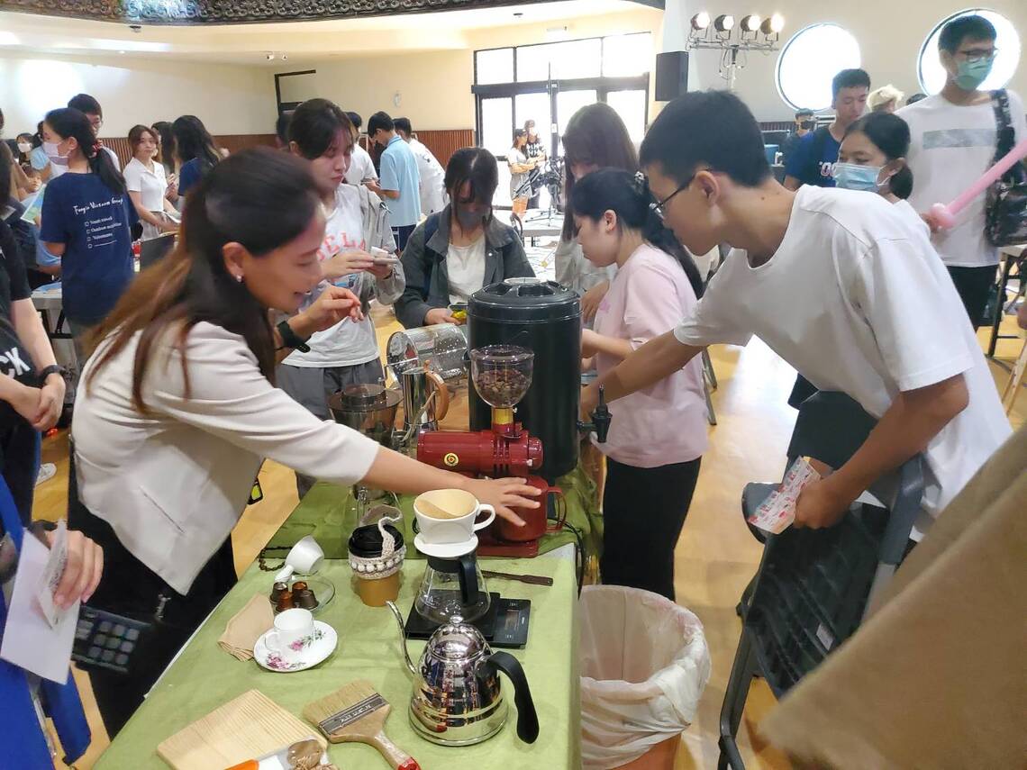 漾新聞|輔英科大過雙節辦社團博覽會展才藝 二手交換淘寶市集循環減量再利用