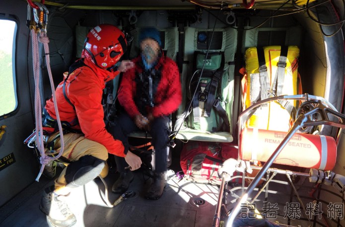 登山客滑落邊坡 空勤直昇機救援送下山 61 2 43 | 社會 社會 記者爆料網