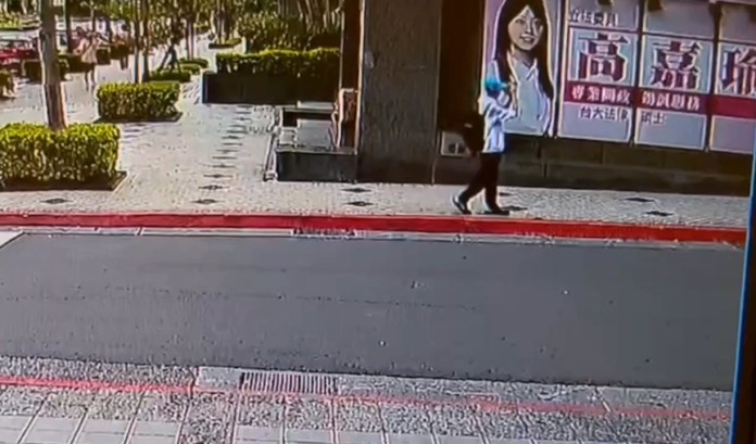 男北上找嘸「港湖女神」怒塗抹關東煮醬包 被逮:我高粉啦 53 211 7 | 政治 政治 記者爆料網