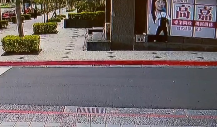 男北上找嘸「港湖女神」怒塗抹關東煮醬包 被逮:我高粉啦 54 212 7 | 政治 政治 記者爆料網