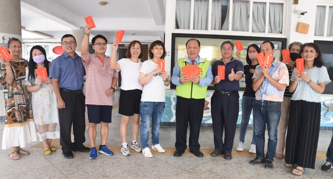 陳光復贈教師節禮券 感謝為教育奉獻付出