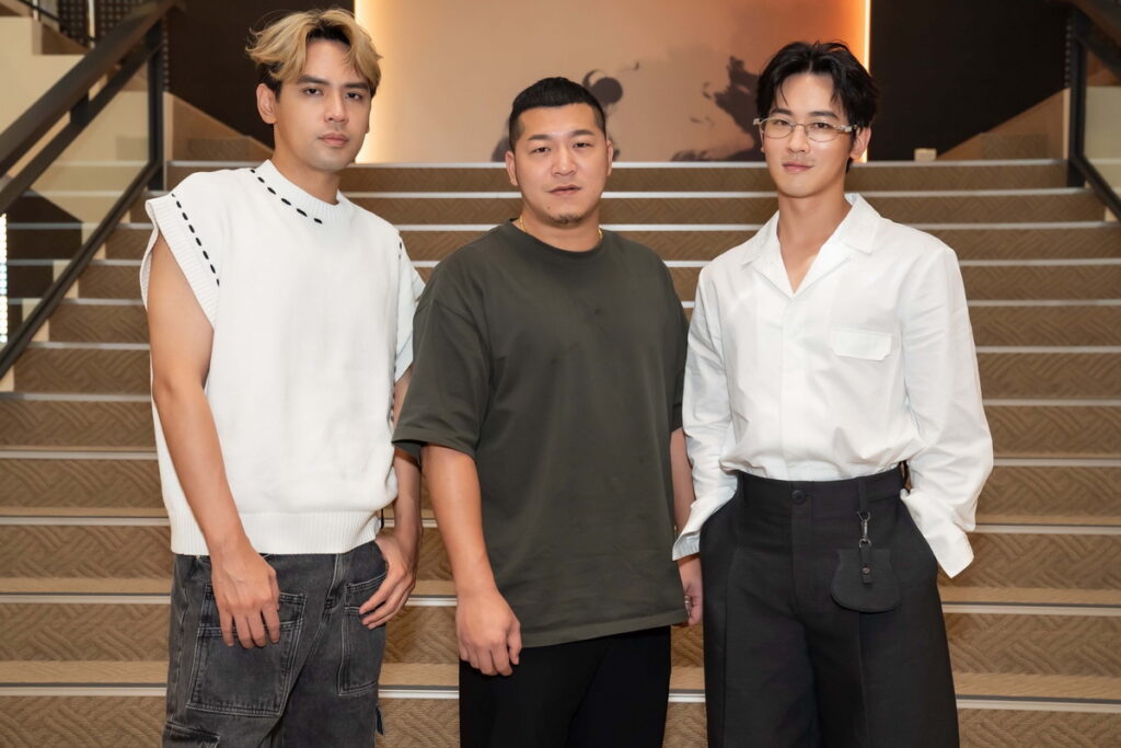 草爺,推出台語新作品「飲未乾的酒」歌曲MV 找來兩大男神吳思賢、陳零九跨刀演出,(28日)舉辦新歌發表會