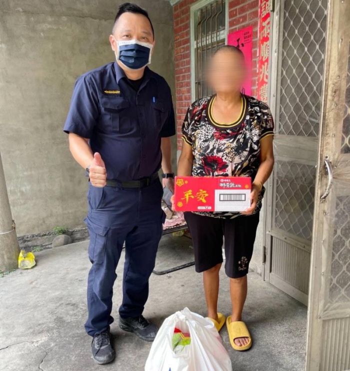西螺警結合五母宮龍天台關懷弱勢家庭