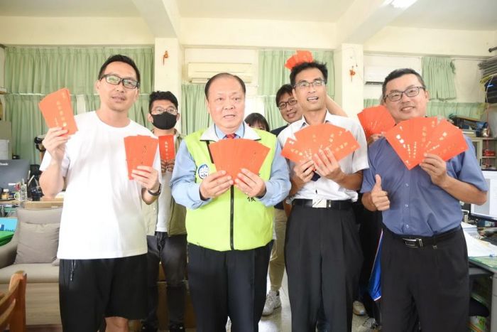 澎湖縣贈教師節禮券 陳光復感謝為教育奉獻付出