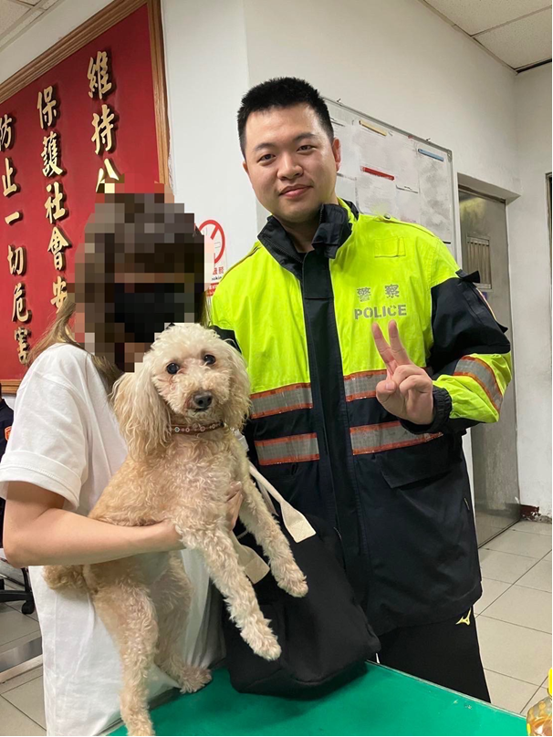 狗狗靠著晶片找回主人。(記者宋紹誠翻攝)