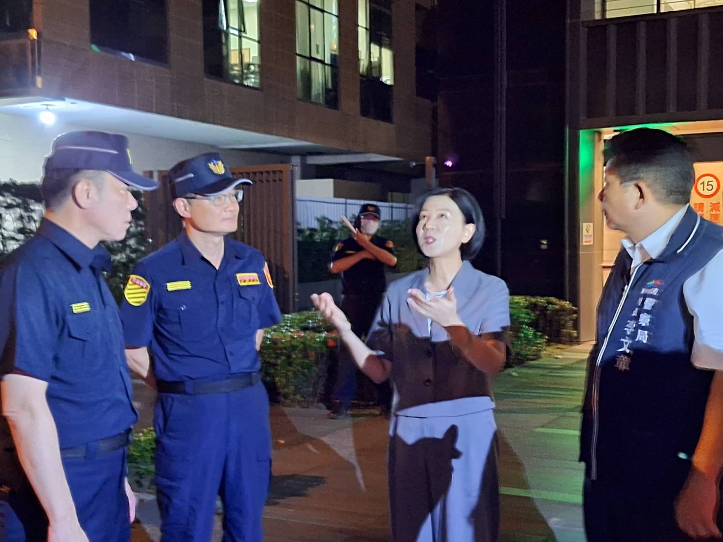 王育敏副市長勤務現場視察畫面。（圖/記者江雁武翻攝）