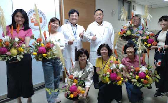 秋節前夕 嘉灣榮院員工花藝DIY享受愛與芬芬