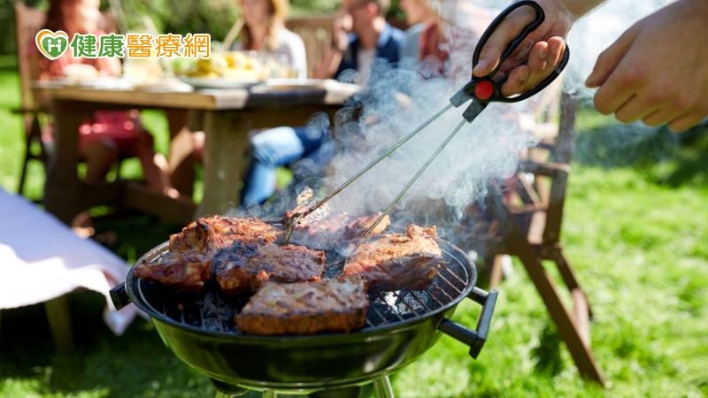中秋就是要烤肉! 營養師教「5密技」防熱量爆表、吃致癌物