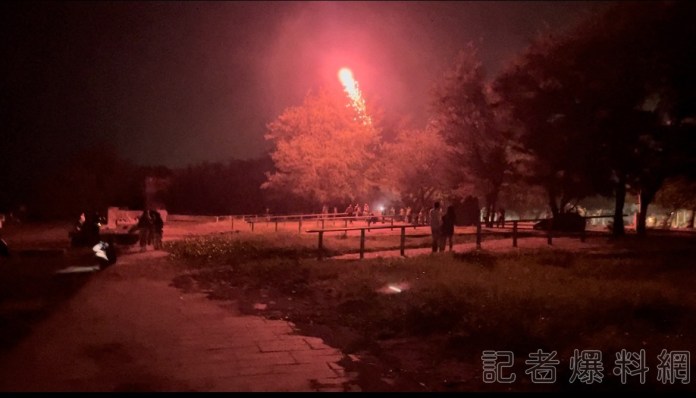 中秋節賞月不能隨便放煙火 台南安平觀夕平台28日深夜放煙火環保局開5張罰單 53 2 47 | 生活 生活 記者爆料網