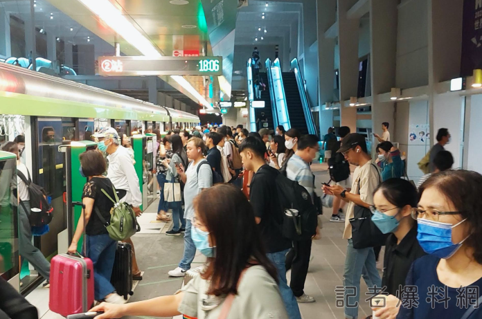 創紀錄!台中捷運中秋前夕單日運量破5萬人次 54 創紀錄!台中捷運中秋前夕單日運量破5萬人次