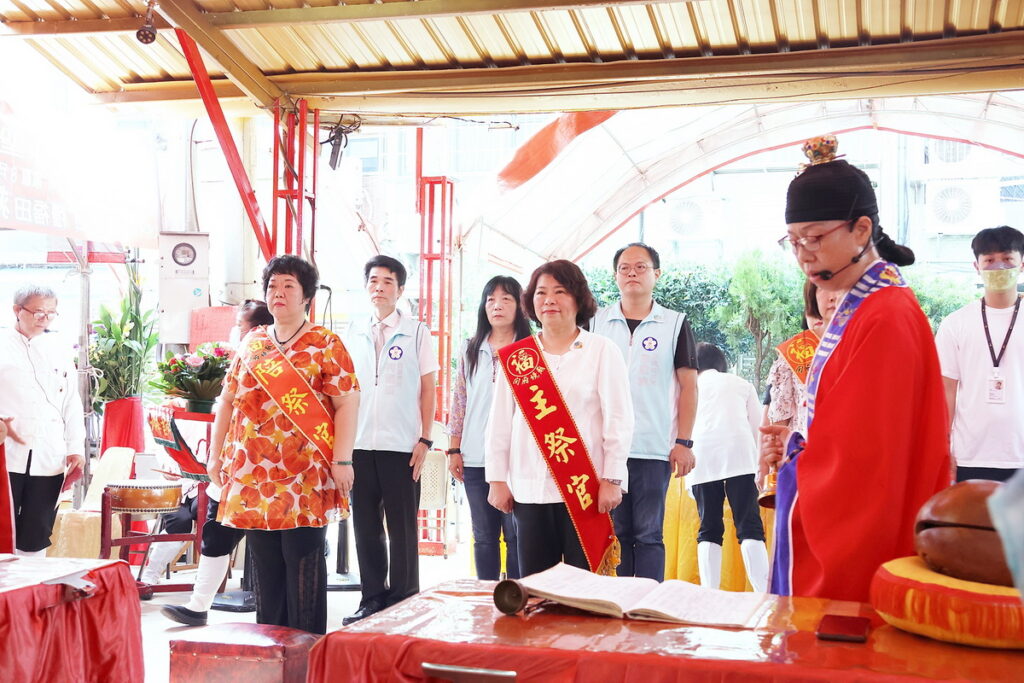 市長率市府團隊參香祈福