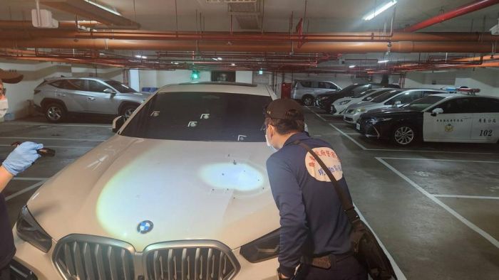 屏東治安不平靜清晨槍響!歹徒攔車連轟16槍 BMW男中彈送醫