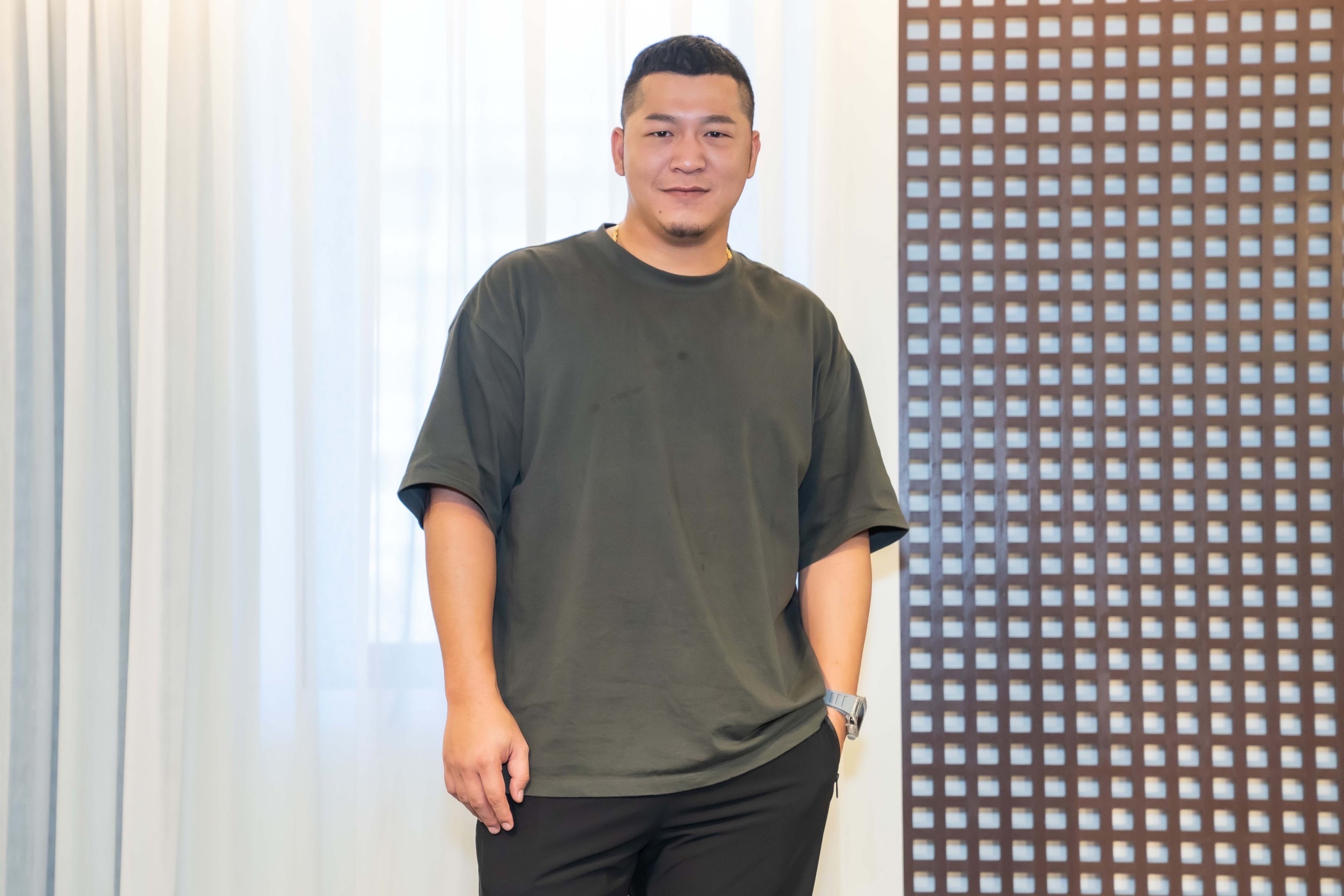 含羞草草爺台語新歌飲未乾的酒 吳思賢、陳零九跨刀演出MV