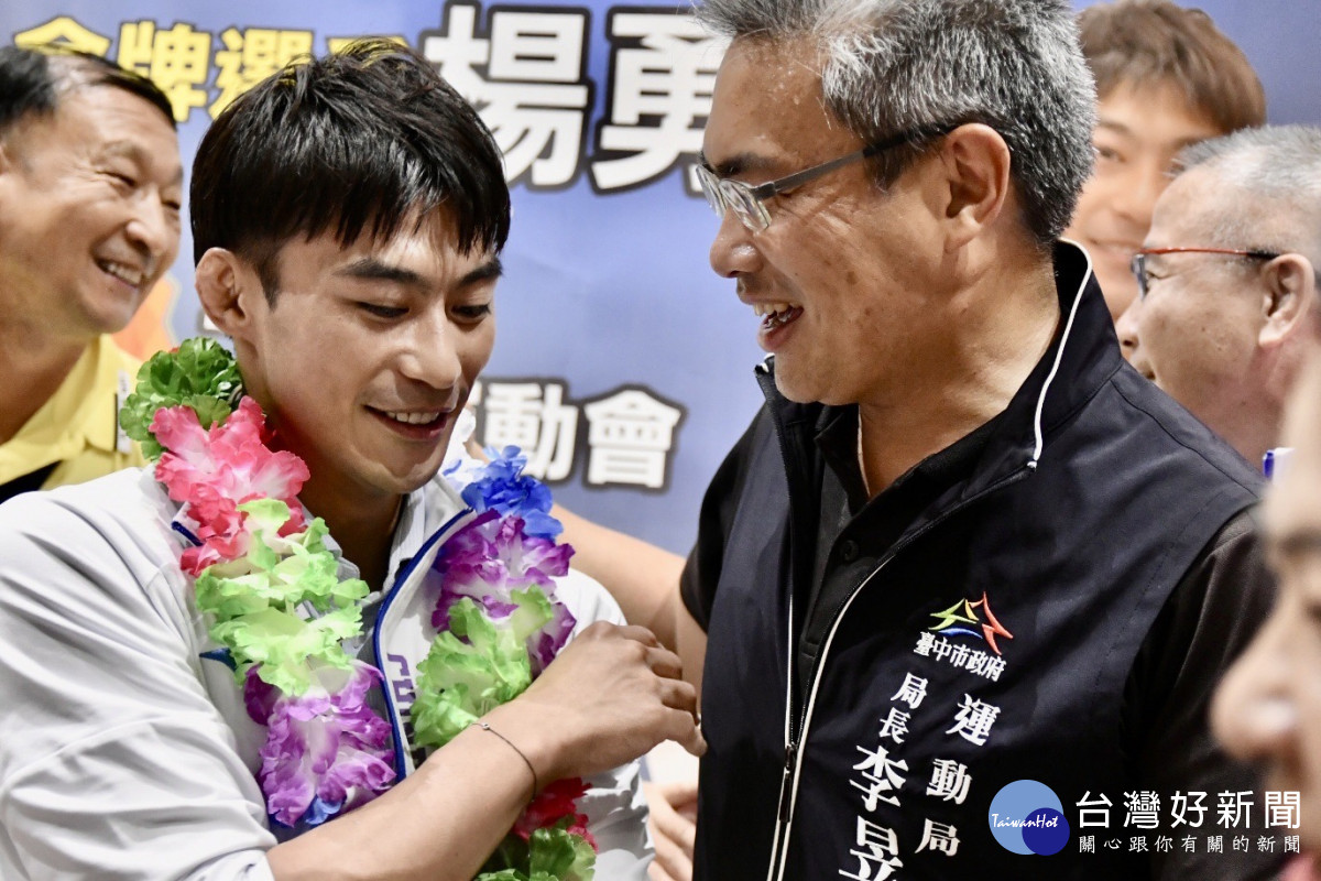 楊勇緯勇奪本屆亞運柔道首金,返國受到熱烈歡迎。