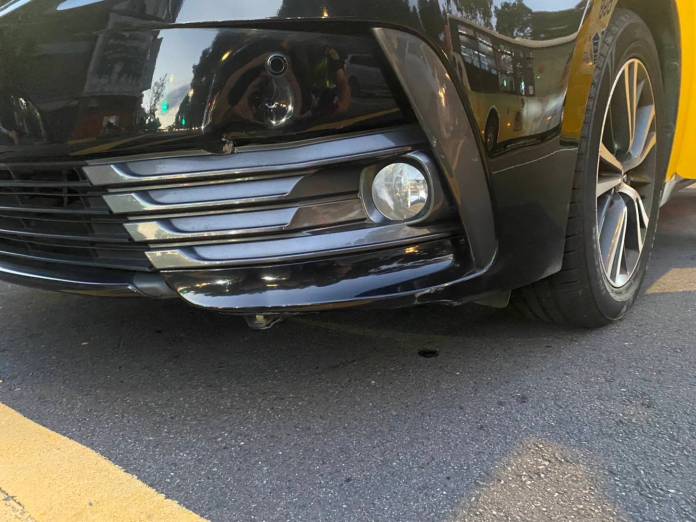 (小黃與機車衝突片)小黃碰撞機車引發糾紛 運將遭安全帽敲擊受傷 58 | 社會 社會 記者爆料網