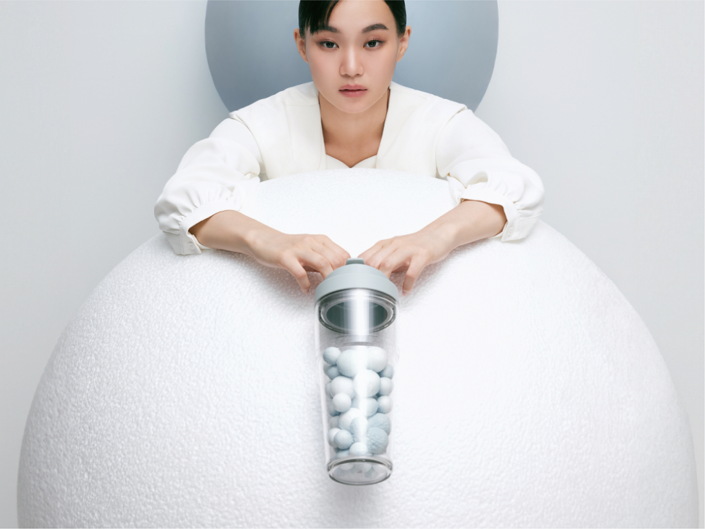 田和豐國際公司提案的「WOKY渾圓杯Ecozen880ml」於9月15日正式上架集資平台。專案開賣至今已突破千人贊助,贊助金額逾130萬元,是手搖飲愛好者必備的環保產品!(圖/新北市政府提供)