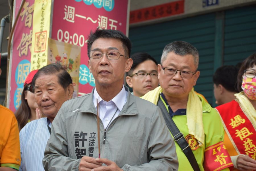 柯文哲改口藍白最後一定合? 許智傑:一舉兩得的選戰策略 246 柯文哲改口藍白最後一定合? 許智傑:一舉兩得的選戰策略 245