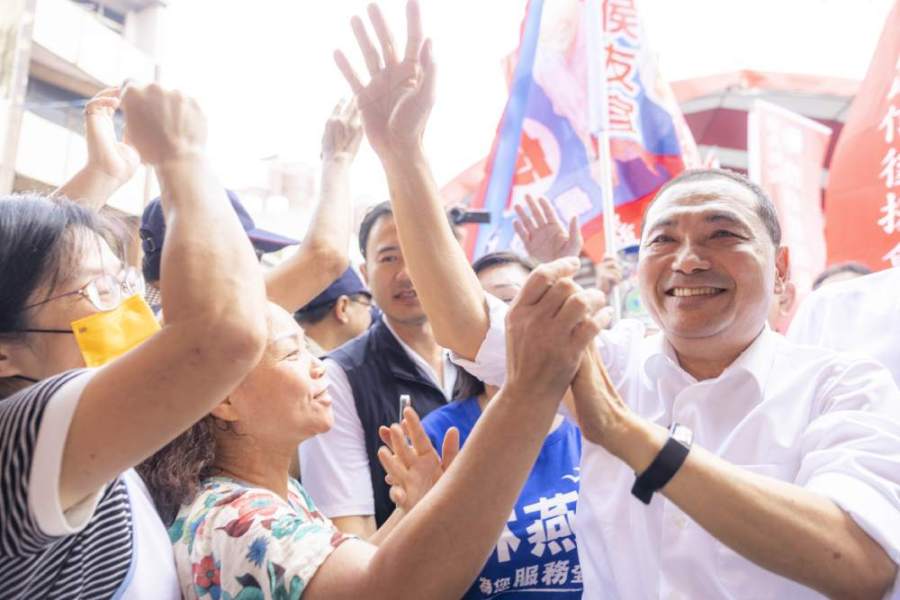 插旗賴清德本命區設首座聯合競總 侯友宜:這次台南要翻轉 294 侯友宜走訪台南