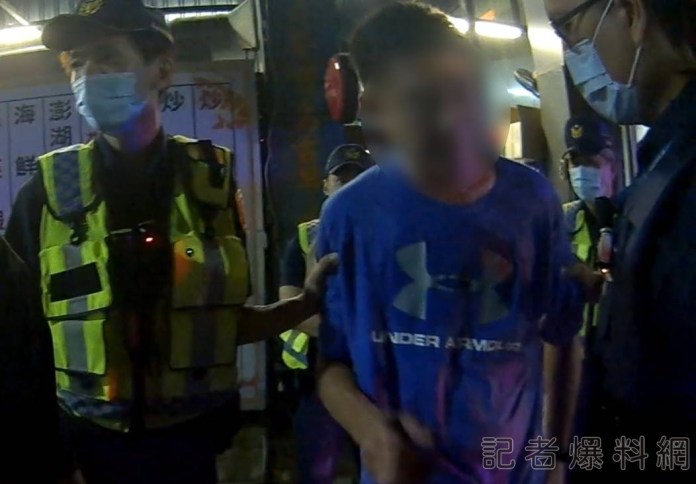 酒客慶生醉後狂嗆警 遭上銬逮捕下場慘 65 3DDDEB6A 4619 4CDB 81A3 1FB72544A860 | 社會 社會 記者爆料網