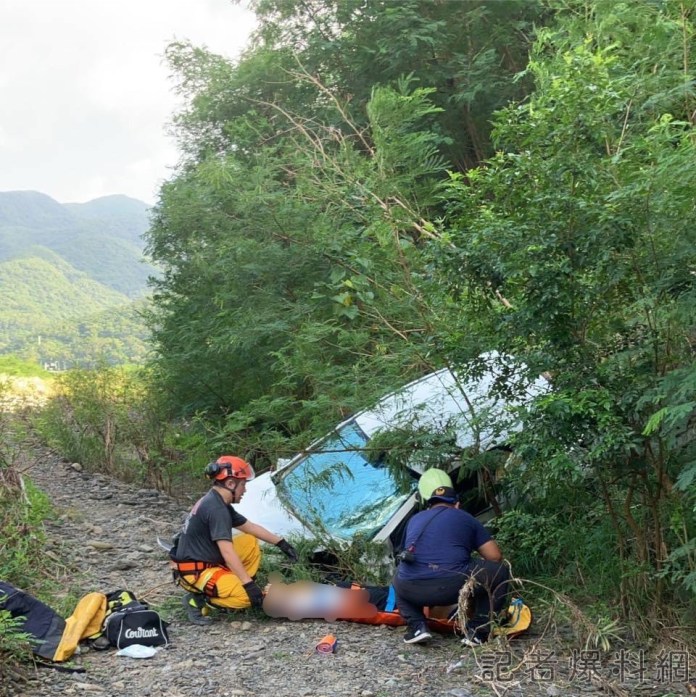 獅子鄉台9線447.5K 不明原因衝撞邊坡滑落駕駛慘死 70 D26E782D 4B86 4B36 8AF7 849CF3D1783F | 社會 社會 記者爆料網
