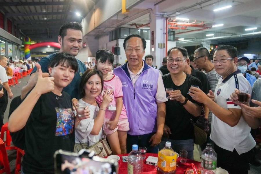 基層出身願為司機拚收入 郭台銘喊:無黨派一心為民 278 基層出身願為司機拚收入 郭台銘喊:無黨派一心為民 277