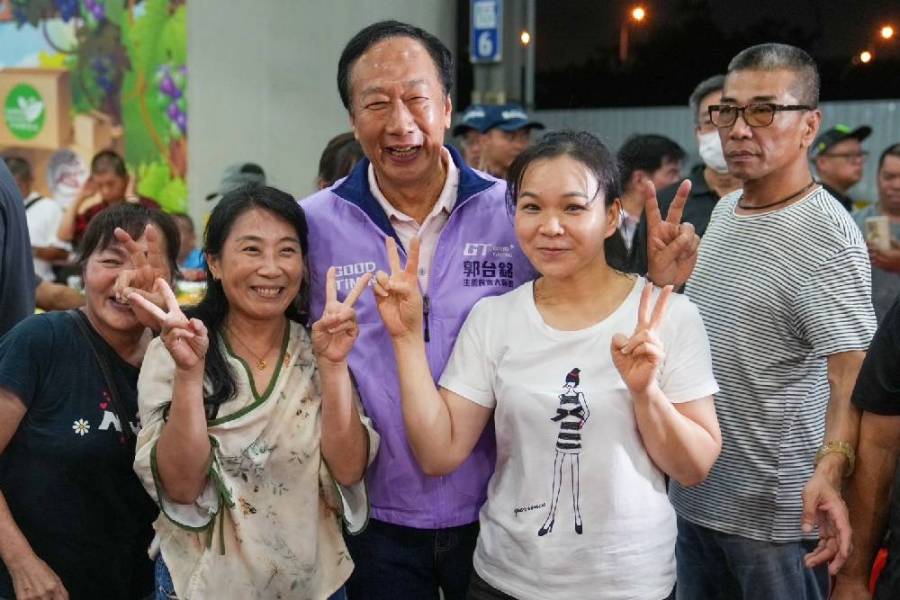 基層出身願為司機拚收入 郭台銘喊:無黨派一心為民 280 基層出身願為司機拚收入 郭台銘喊:無黨派一心為民 279