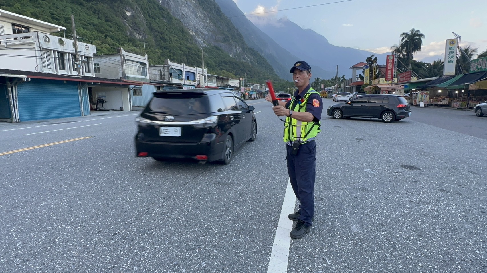 中秋假期尾聲｜新城警堅守崗位維持交通順暢