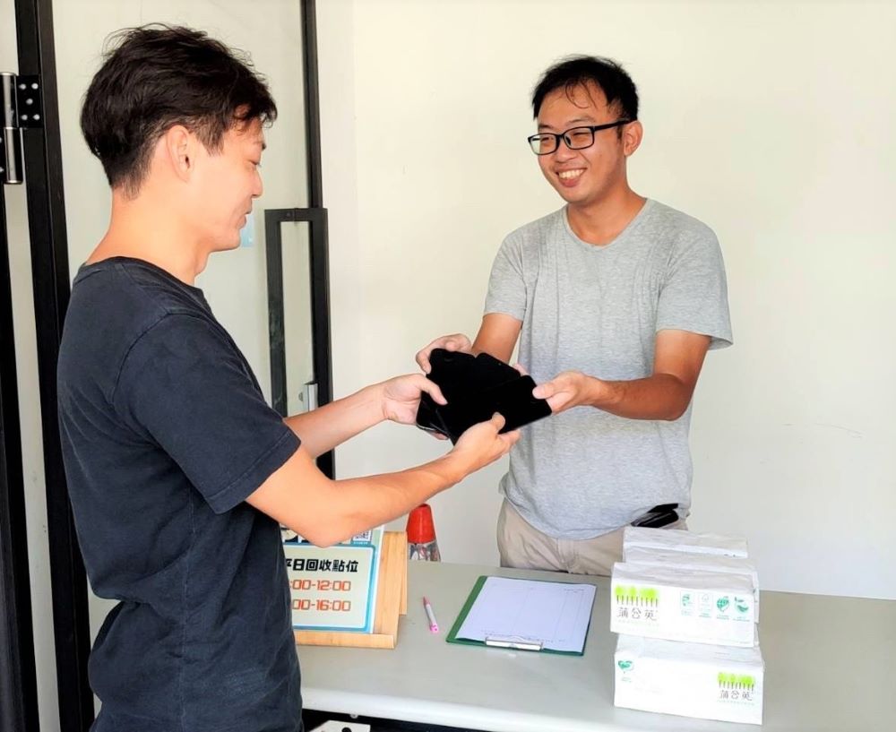 《圖說》新北環保局「手機回收月」活動期間於直屬隊板橋區文化路一段18號1樓加開回收據點。〈環保局提供〉