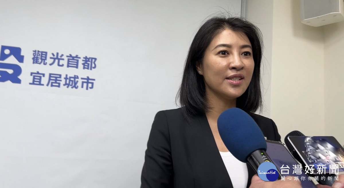 許淑華縣長籲鄉親人人都成茶博代言人，廣邀國內外好友來品好茶。（記者扶小萍攝）