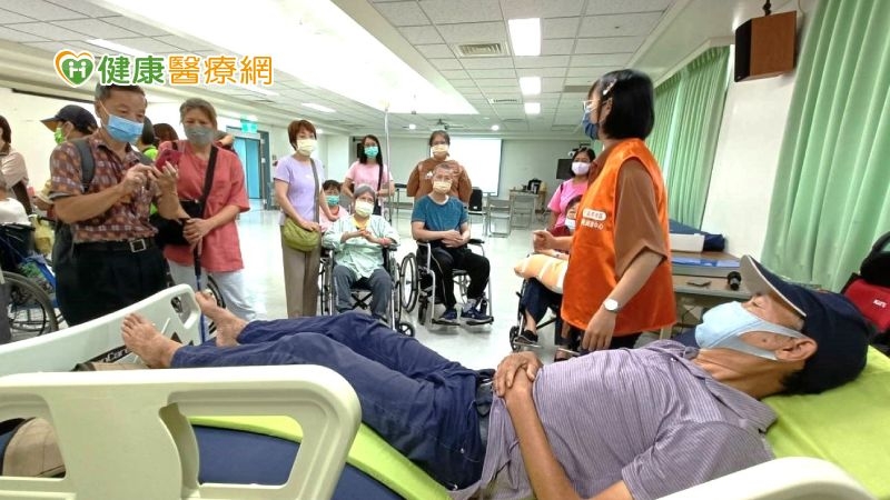 「輔具體驗營」助患者輔具使用無障礙 不再行動不便受限家中無法出門