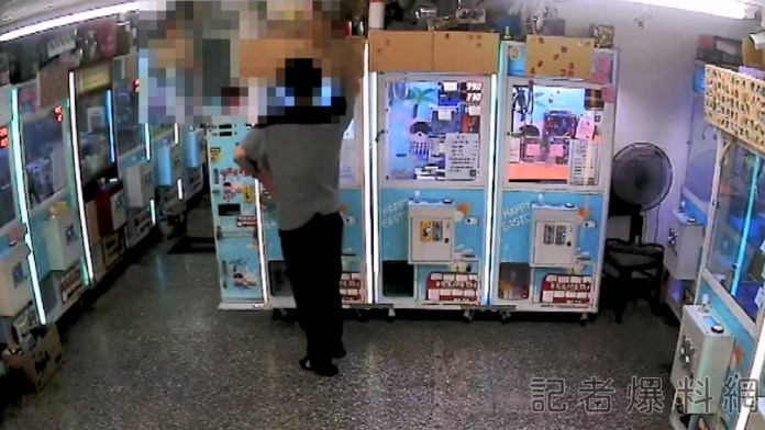 失業男狂偷娃娃機食物裏腹 隔天落網食物已吃光 56 807755DB FD04 4052 A76B 5CA10C22F4B4 | 社會 社會 記者爆料網