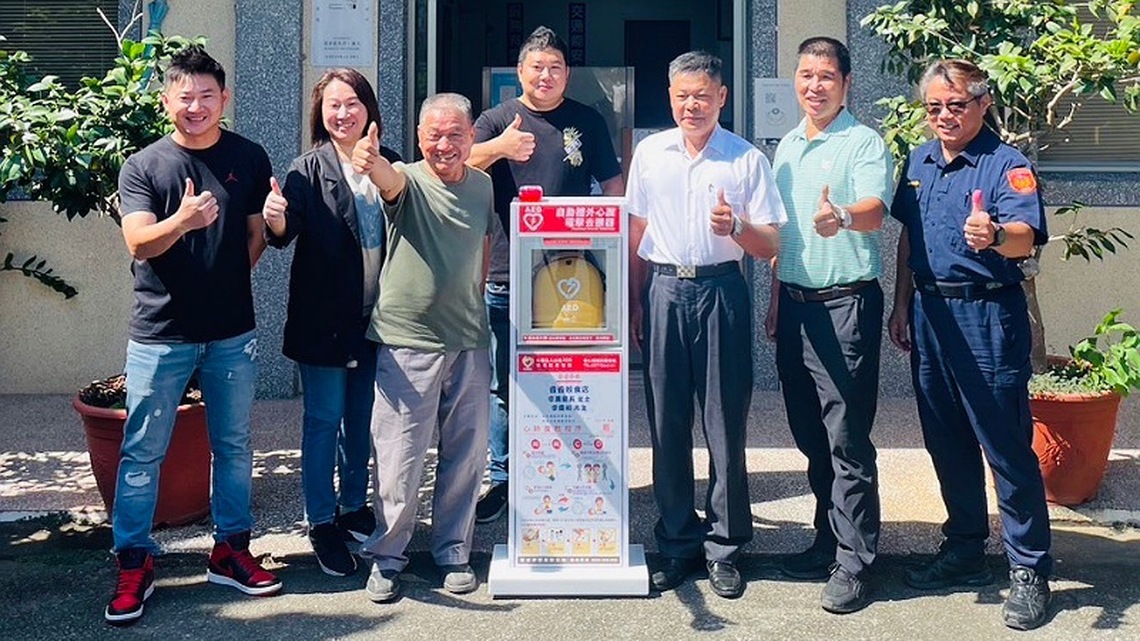 三灣老店第二代二度捐警所AED 「香香飲食店」回饋鄉親
