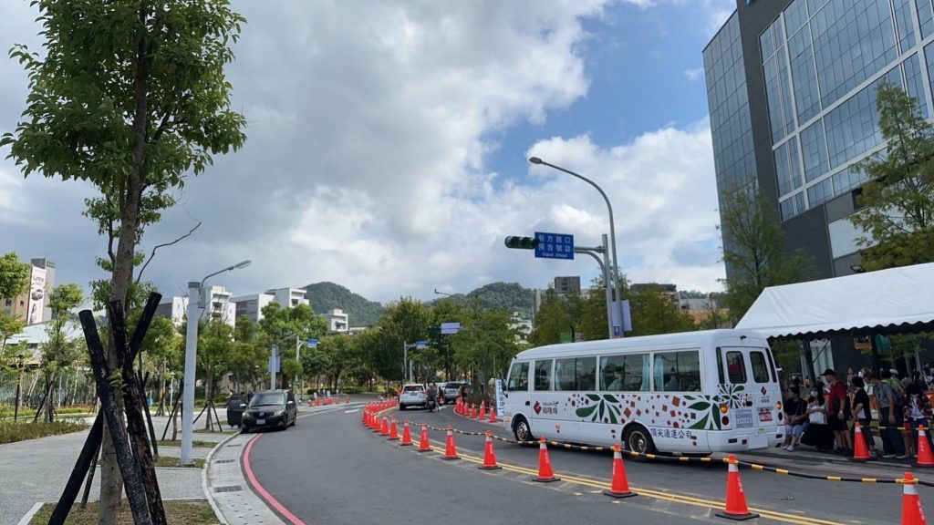 裕隆城接駁。(圖/新北市政府提供)