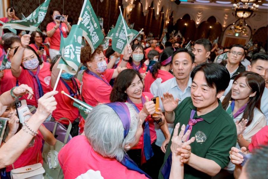 洪慈庸率青春女力挺賴清德 賴拋主權、公義、社會制度護台 278 洪慈庸率青春女力挺賴清德 賴拋主權、公義、社會制度護台 277