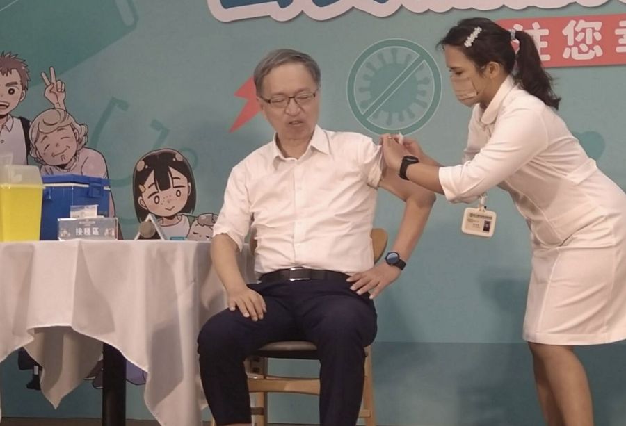 學生爆「躲打高端流感疫苗」 薛瑞元說話了!挑疫苗打會有時間風險 272 學生爆「躲打高端流感疫苗」 薛瑞元說話了!挑疫苗打會有時間風險 271