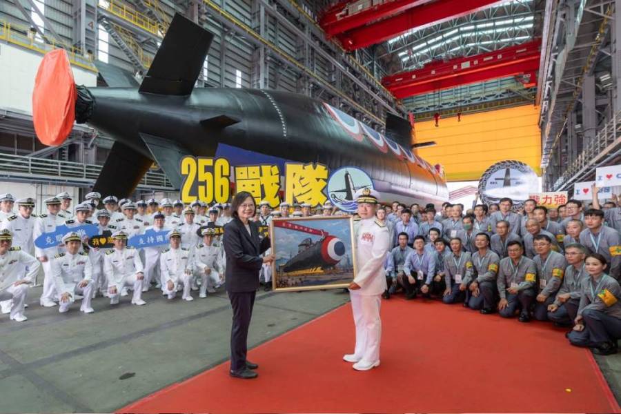 國造潛艦成藍綠攻防 國防部喊:提升自我防衛需求是國情 200 國造潛艦成藍綠攻防 國防部喊:提升自我防衛需求是國情 199
